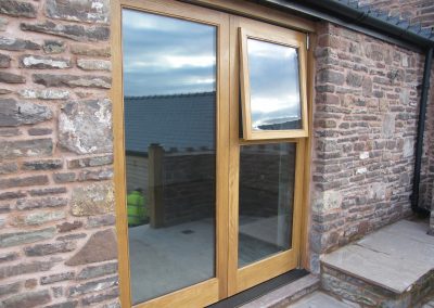 Oak Bi Fold Inset Sash Closed